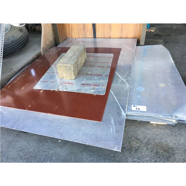 LARGE GROUP OF ASSORTED SIZE ALUMINIUM SHEETS