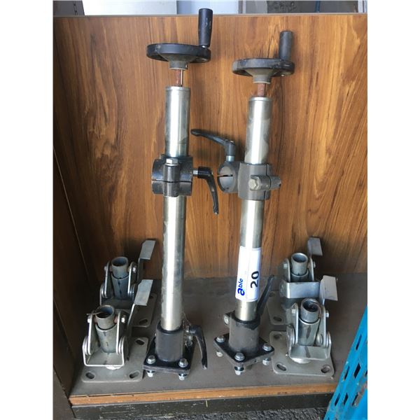 2 SPLIT SPINDLE UNITS & 4 METAL FEET FOR RACKING SYSTEM