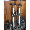 Image 3 : 2 SPLIT SPINDLE UNITS & 4 METAL FEET FOR RACKING SYSTEM