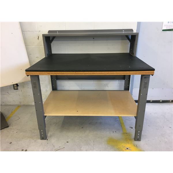 U-LINE ADJUSTABLE HEIGHT METAL WORK BENCH WITH THICK BLACK RUBBER MAT- APPROX.4FT X 3FT