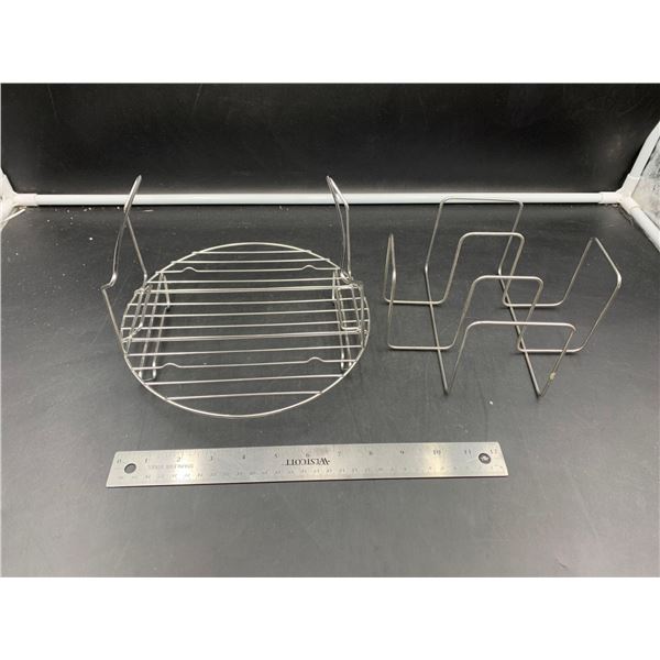 Lot of Kitchen Items