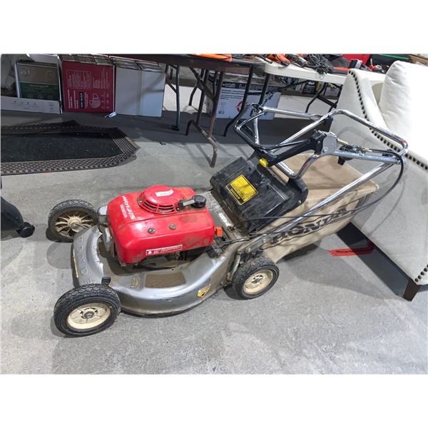 Honda HRA215 Lawnmower Gas Powered