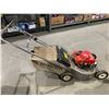 Image 5 : Honda HRA215 Lawnmower Gas Powered