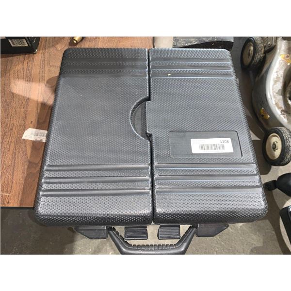 Socket set with case