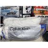 Image 2 : Lot of 2 calvin klein queen pillows