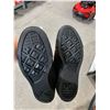 Image 2 : Converse All Star Shoes Size Womens 7