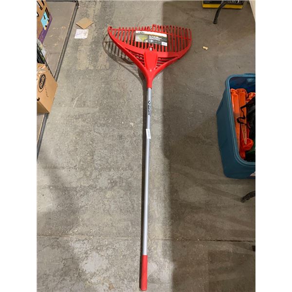 Garant Poly Leaf Rake 26"