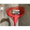Image 2 : Garant Poly Leaf Rake 26"