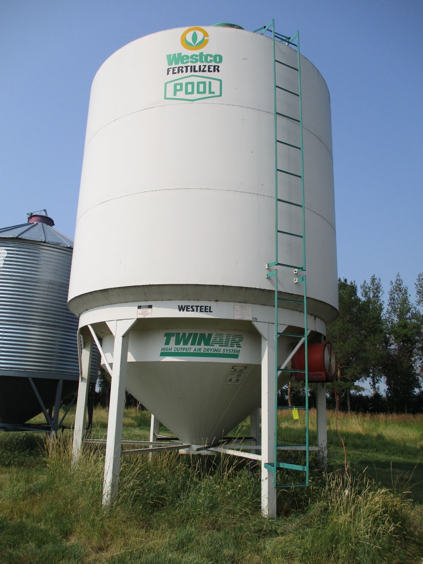 Westeel Fertilizer Hopper Bottom Bin with Aeration (2000 Bushels