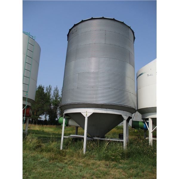 Westeel Hopper Bottom Bin with Aeration (2000 Bushels)