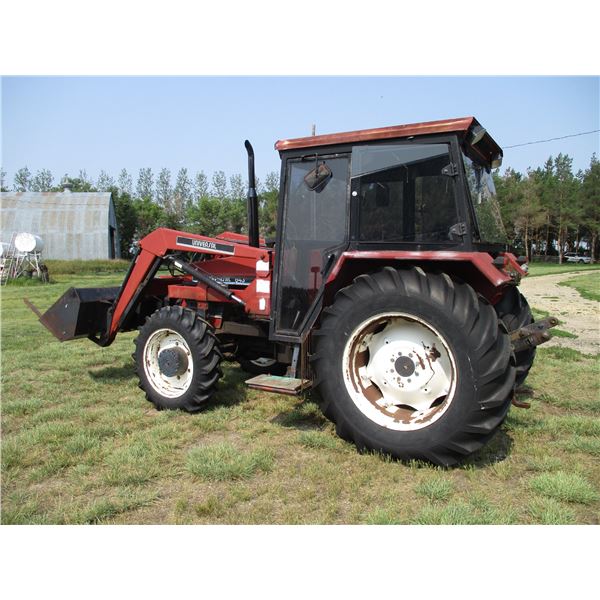 Universal 643 Front Wheel Assist Tractor w/ Loader & 3 PTH