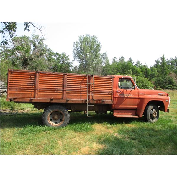 1968 Ford 500 2 Ton Grain Truck with 330 Motor (72000 Miles)