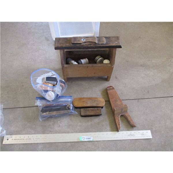 Shoe Shine Kit with Accessories