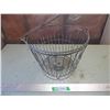 Image 1 : National Ideal Metal Egg Basket