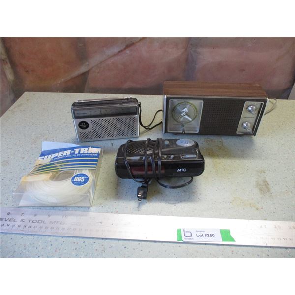 (2) Vintage Transistor Radios (Panasonic, soundesign), Misc.