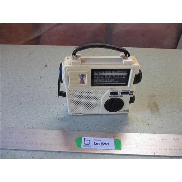 Wind-up Transistor 2-Way Radio (Working)