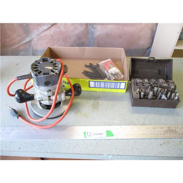 Black & Decker Router with Router Bits