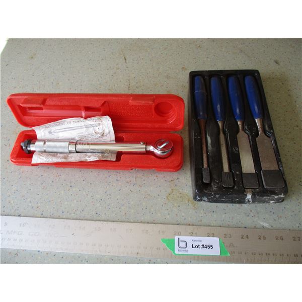 Adjustable Torque Wrench with Red Case, Chisels