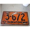 Image 2 : Pair of 1942 Saskatchewan License Plate