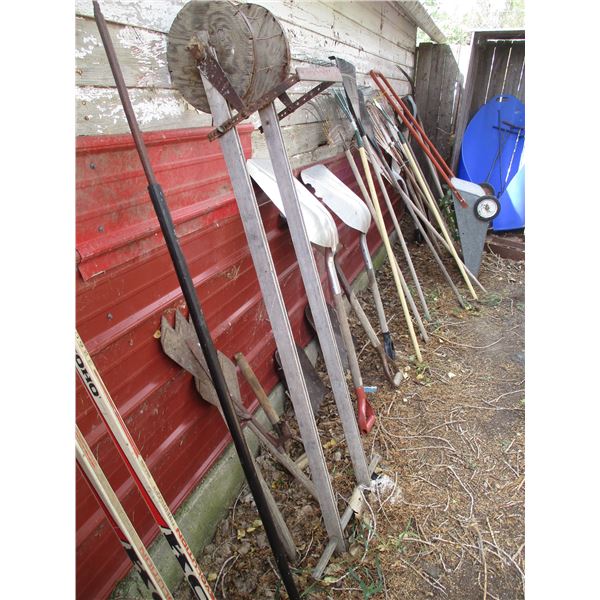 (2x Bid Price) (24) Pieces of Garden Hand Tools - Shovels, Rakes, Forks, Snow Scoop