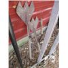 Image 3 : (2x Bid Price) (24) Pieces of Garden Hand Tools - Shovels, Rakes, Forks, Snow Scoop