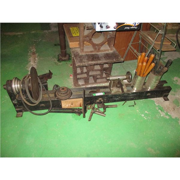 Wood Lathe with Chisels