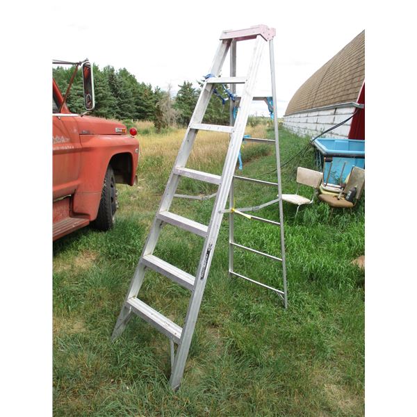 7' Step Ladder