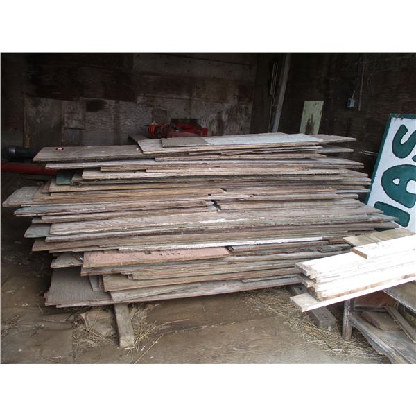 Mixed Lot of Lumber (OSB, Plywood - Mixture of 3/8 - 3/4")
