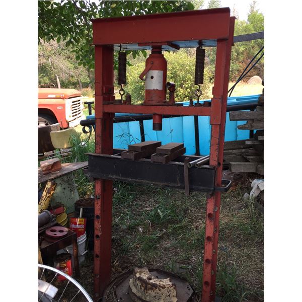 20 Ton Shurlift Press (5'9" x 2'9") with Accessories - Handles, Fulcrum Bars