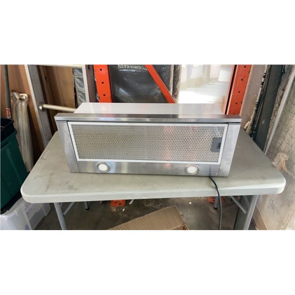 STAINLESS RANGE HOOD