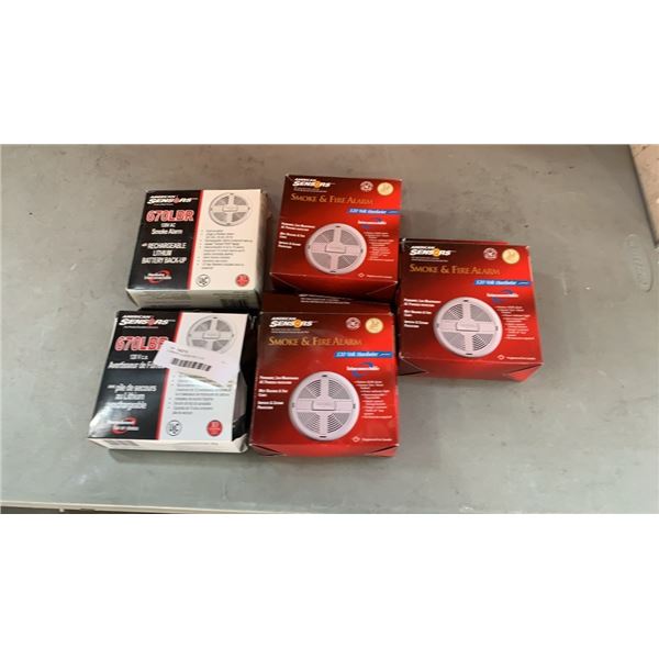 5 SMOKE ALARMS AND 2 LED FLOODLIGHTS