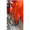 Image 10 : TOOLBOX, 2 BOXES OF BACKSPLASH AND TROUBLE FLARES