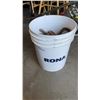 Image 1 : BUCKET OF HORSE SHOES