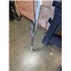 Image 8 : PAIR OF PLASTIC SAWHORSES AND LOAD BAR