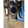 Image 2 : TEARDROP GOLF BAG WITH CLUBS
