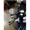 Image 4 : TEARDROP GOLF BAG WITH CLUBS