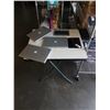 Image 1 : LOT OF APPLE MACBOOKS, KEYBOARD AND TABLET ALL FOR PARTS