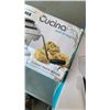 Image 3 : CUCINA PRO BUBBLE WAFFLE MAKER AND PASTA MAKER