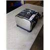 Image 2 : HAMILTON BEACH 4 SLICE STAINLESS TOASTER TESTED AND WORKING - RETAIL $57