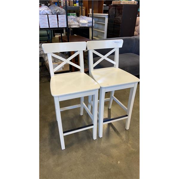 2 WHITE BAR STOOLS