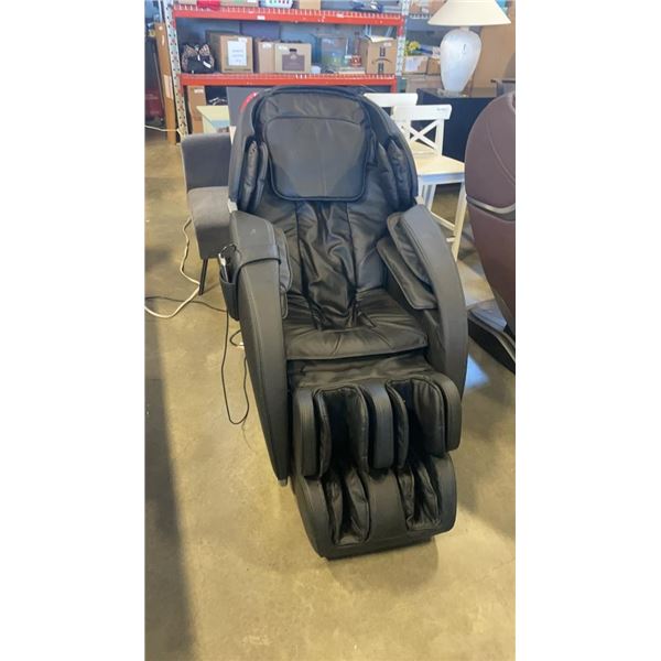 INSIGNIA FULL BODY MASSAGE CHAIR TESTED AND WORKING - RETAIL $2699