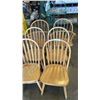 Image 1 : 6 SPINDLE BACK DINING CHAIRS