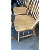 Image 3 : 6 SPINDLE BACK DINING CHAIRS