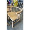 Image 4 : 6 SPINDLE BACK DINING CHAIRS