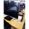 Image 2 : 43" LG HDTV ON STAND