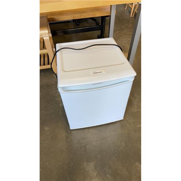 SIMPLICITY MINI FRIDGE - TESTED, WORKING