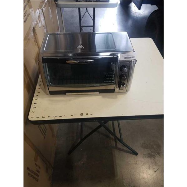 AS NEW HAMILTON BEACH CONVECTION TOASTER OVEN TESTED AND WORKING - RETAIL $139