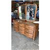 Image 1 : 9 DRAWER DRESSER WITH MIRROR