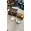 Image 1 : 4 JEWELRY CASES WITH CONTENTS