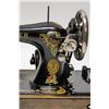 Image 4 : Antique Portable Singer Sewing Machine